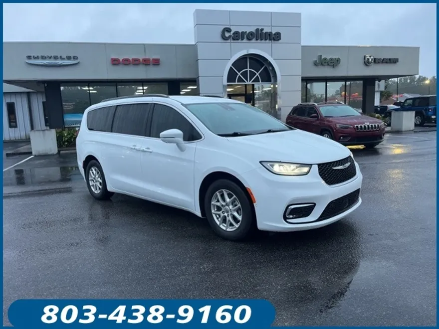 2022 Chrysler Pacifica Touring L photo 1