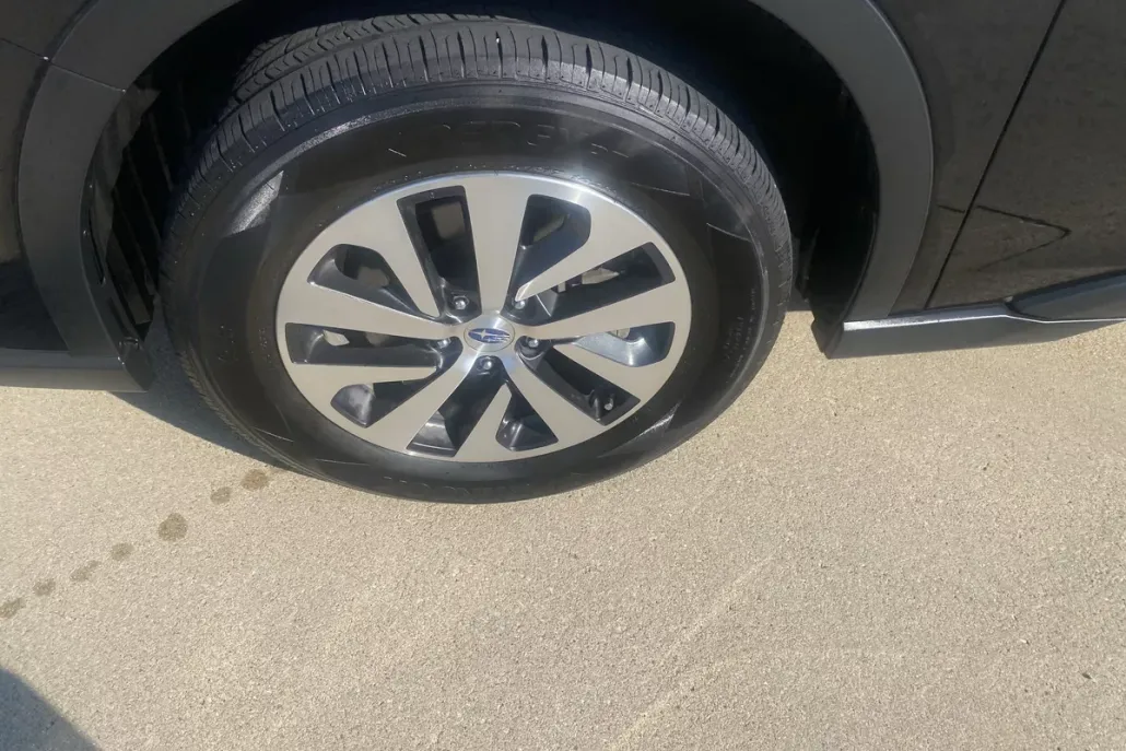 2022 Subaru Outback Premium photo 1