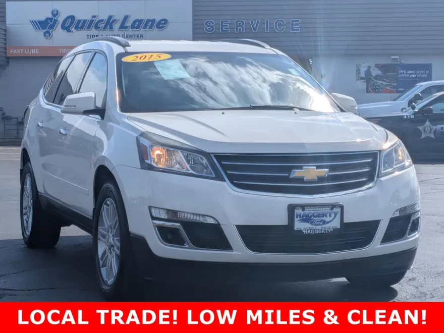 2015 Chevrolet Traverse 1LT photo 1