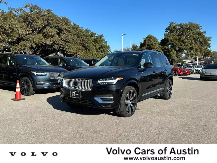 2025 Volvo XC90 Plus T8 AWD photo 1