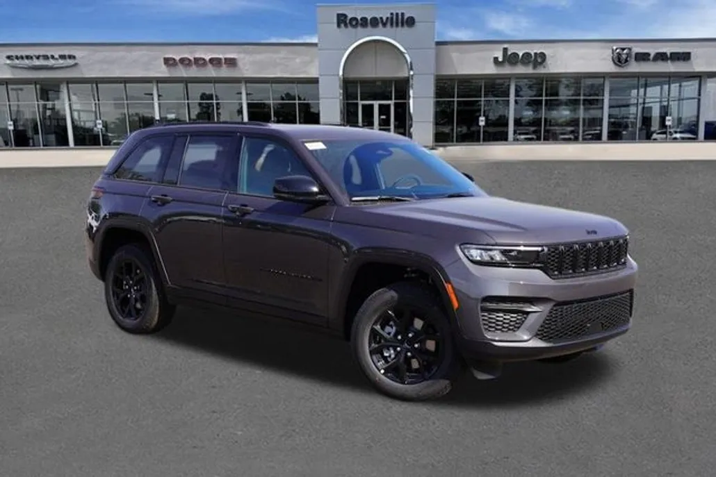 2025 Jeep Grand Cherokee Laredo Altitude photo 1
