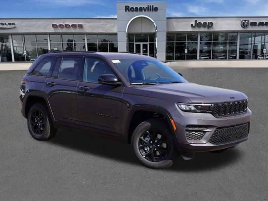 2025 Jeep Grand Cherokee Laredo Altitude photo 1