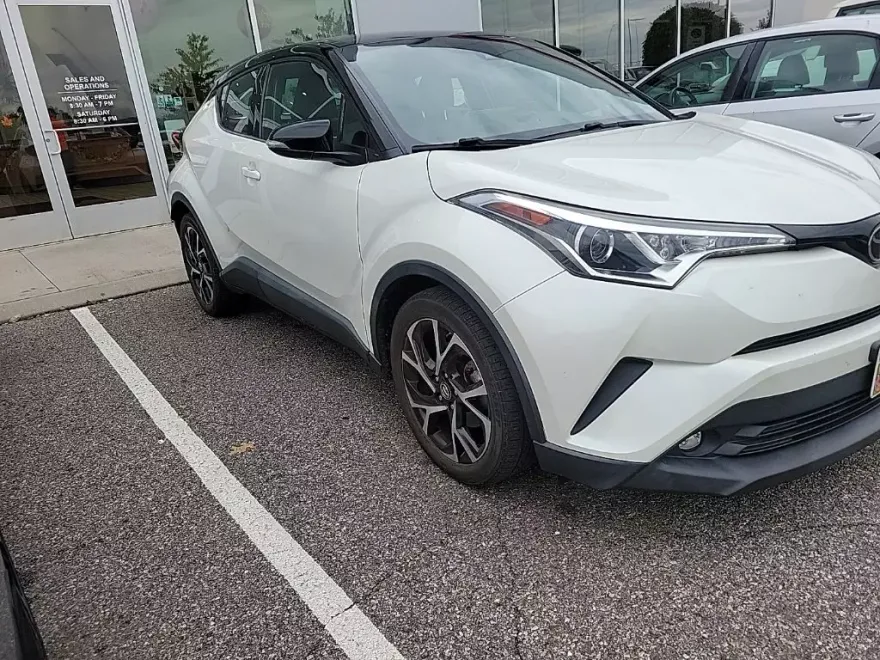 2019 Toyota C-HR Limited photo 1