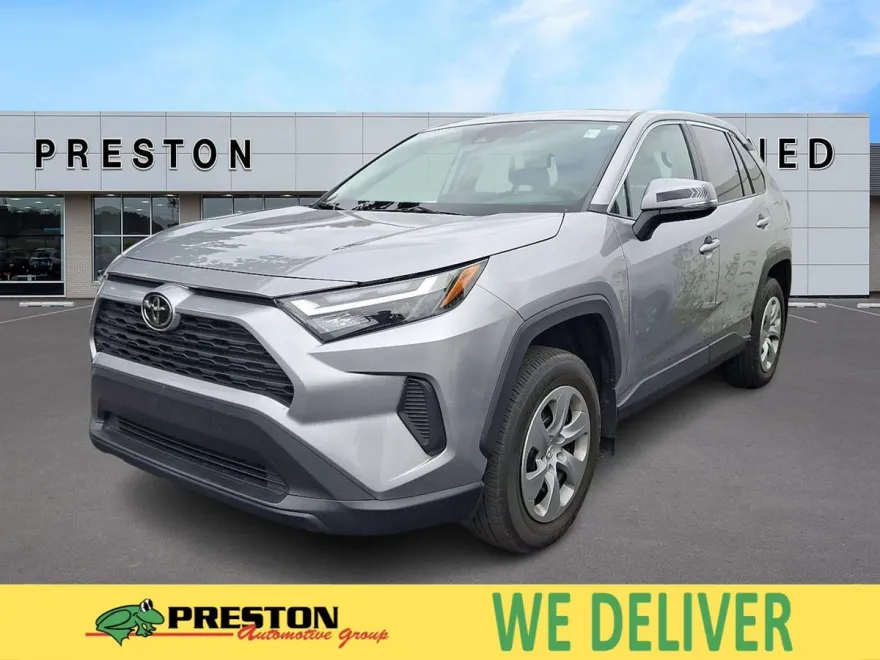 2023 Toyota RAV4 LE photo 1