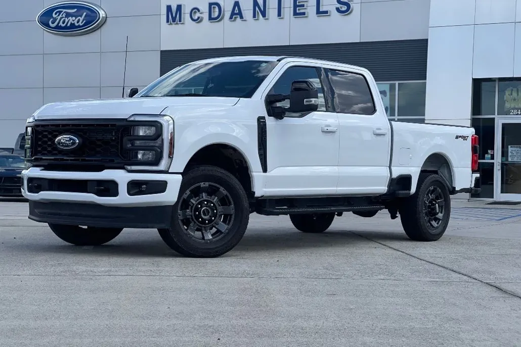 2024 Ford F-250 Lariat photo 1