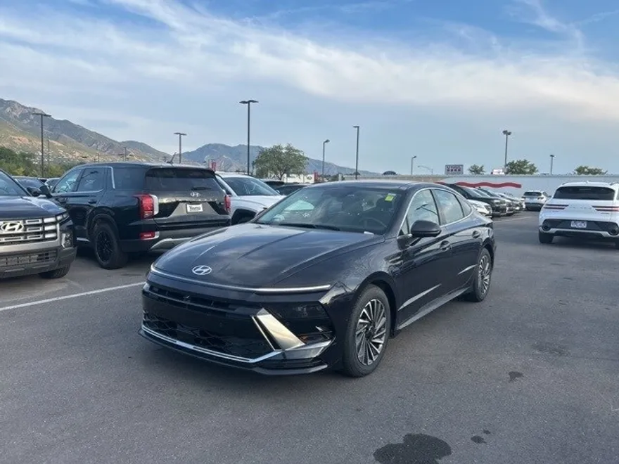 2025 Hyundai Sonata Hybrid Limited photo 1