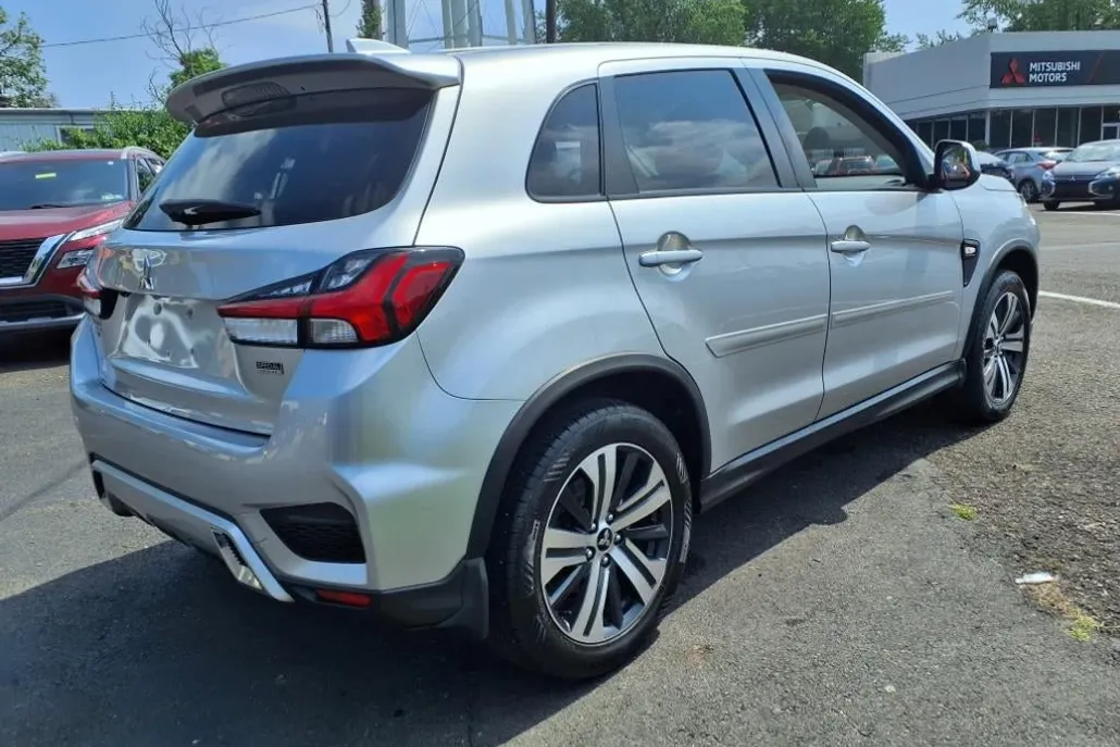 2020 Mitsubishi Outlander Sport ES photo 1