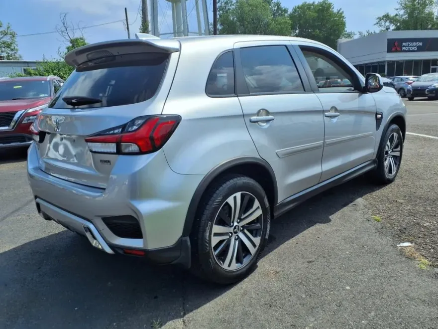 2020 Mitsubishi Outlander Sport ES photo 1