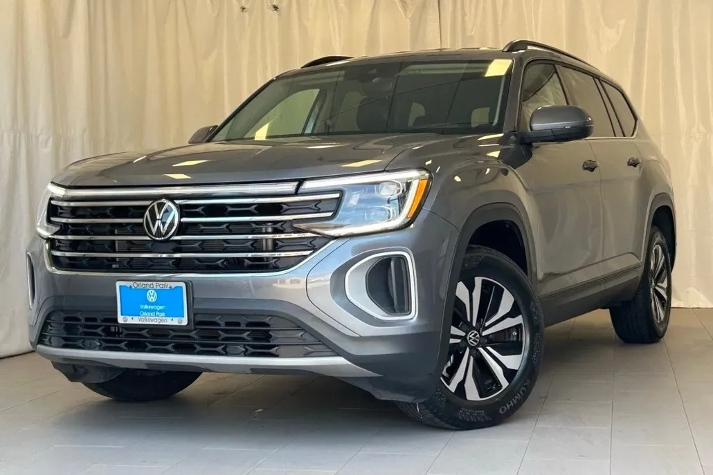 2024 Volkswagen Atlas SE photo 1