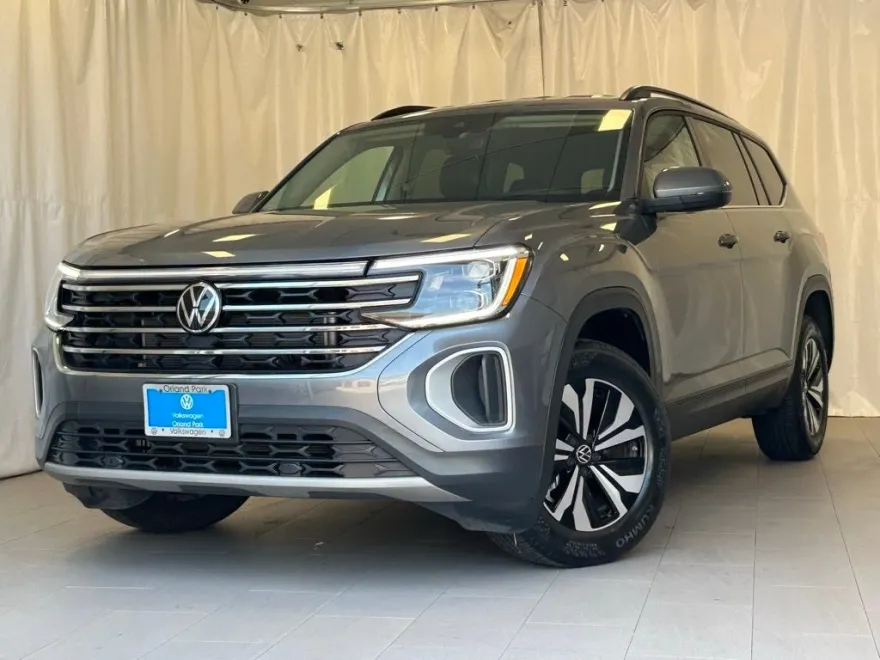 2024 Volkswagen Atlas SE photo 1