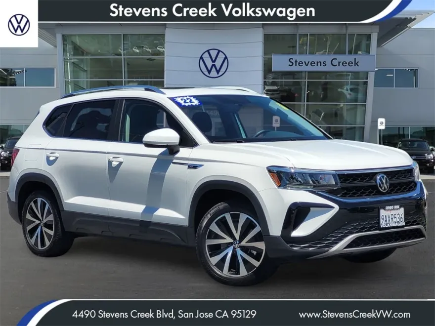 2022 Volkswagen Taos SE photo 1
