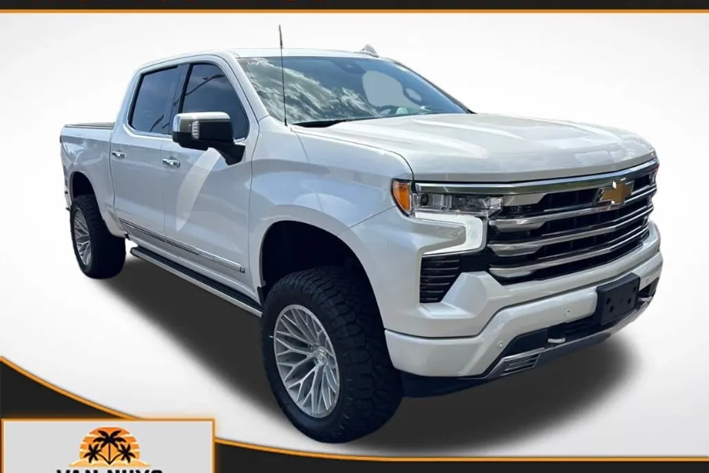 2024 Chevrolet Silverado 1500 High Country photo 1