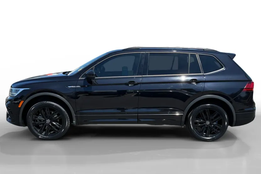 2022 Volkswagen Tiguan SE R-Line Black photo 1