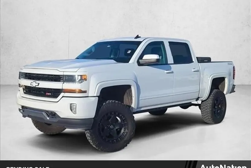 2017 Chevrolet Silverado 1500 LT Z71 photo 1