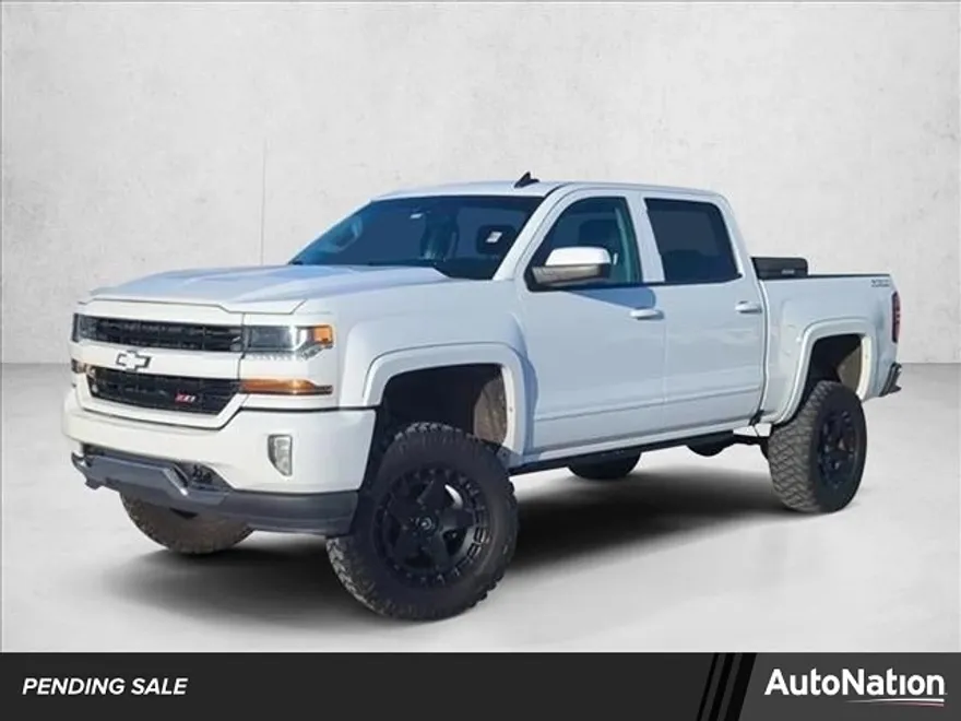 2017 Chevrolet Silverado 1500 LT Z71 photo 1