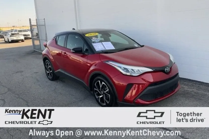 2020 Toyota C-HR XLE photo 1