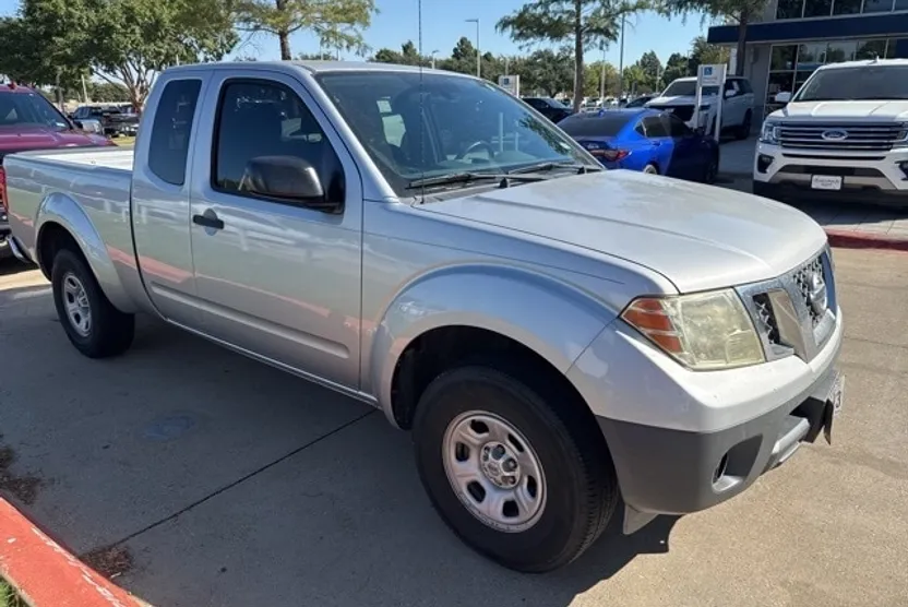 2015 Nissan Frontier S photo 1