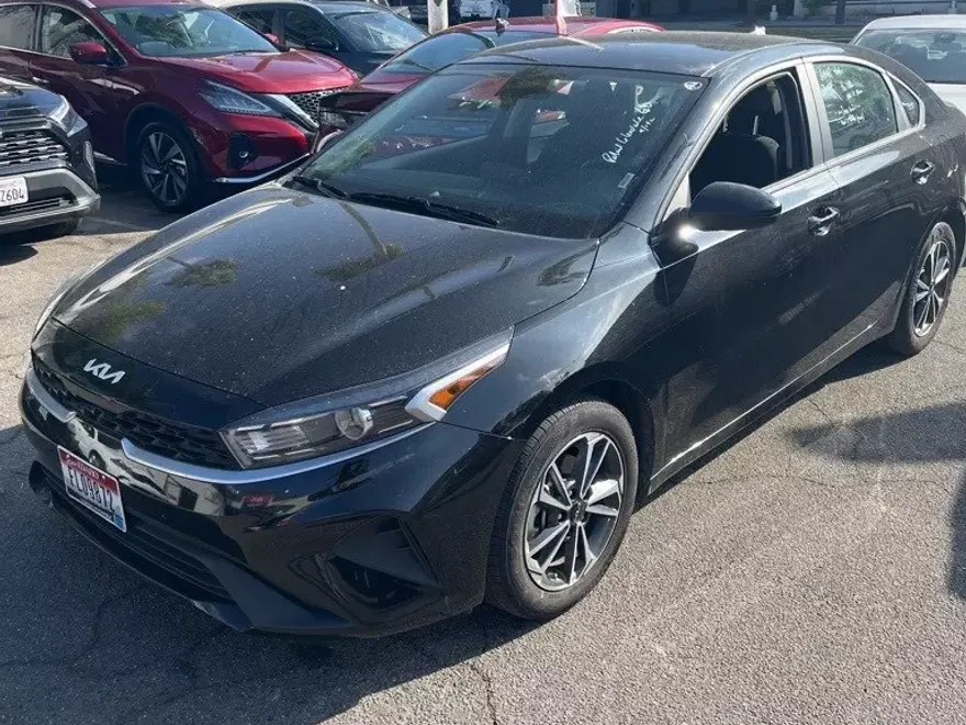2024 Kia Forte LXS photo 1
