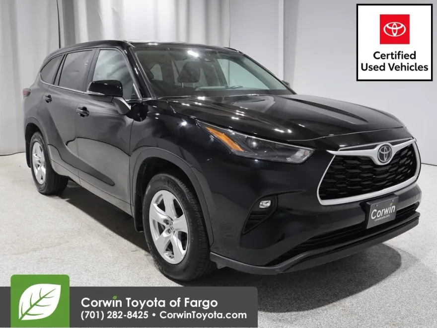 2024 Toyota Highlander LE photo 1