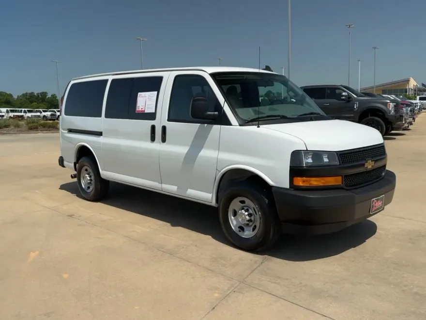 2023 Chevrolet Express Passenger LS photo 1