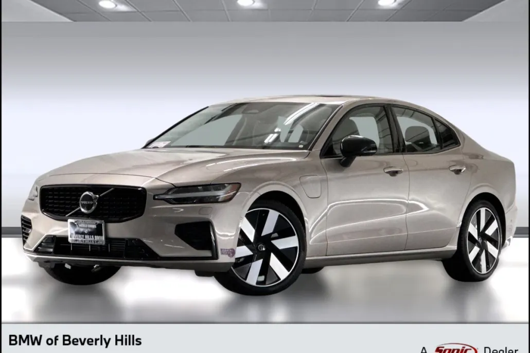 2024 Volvo S60 T8 Ultimate photo 1