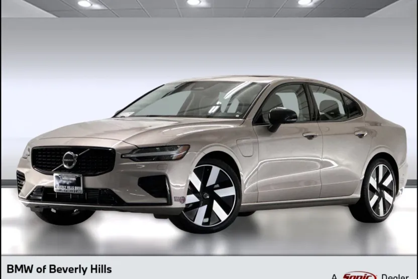 2024 Volvo S60 T8 Ultimate photo 1
