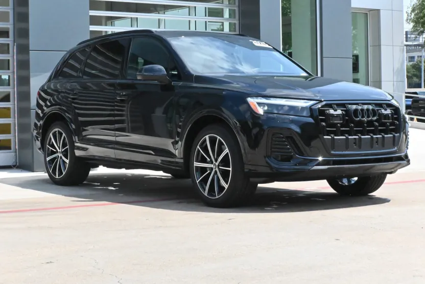 2025 Audi Q7 Premium Plus photo 1