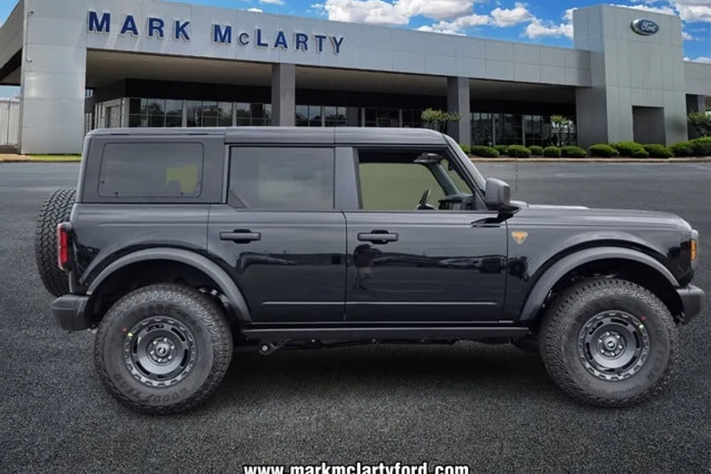 2025 Ford Bronco Badlands photo 1
