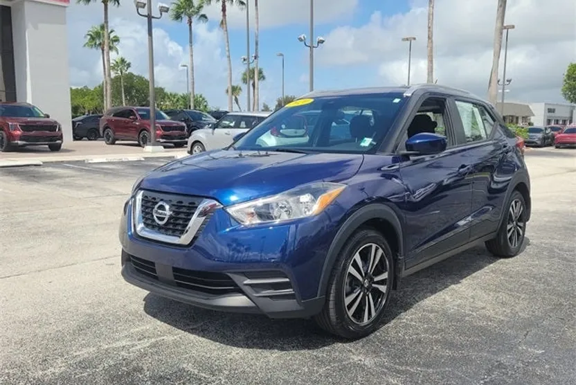 2020 Nissan Kicks SV photo 1