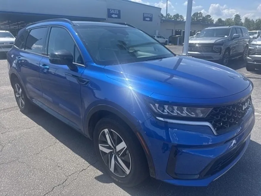 2023 Kia Sorento S photo 1