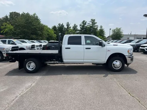2024 Ram 3500 Tradesman photo 4