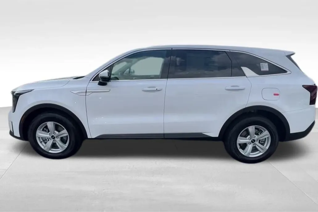 2025 Kia Sorento LX photo 1