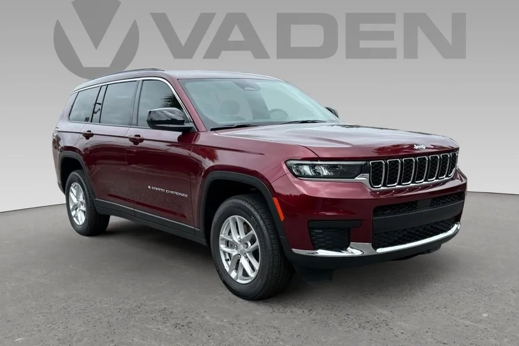 2025 Jeep Grand Cherokee Laredo photo 1