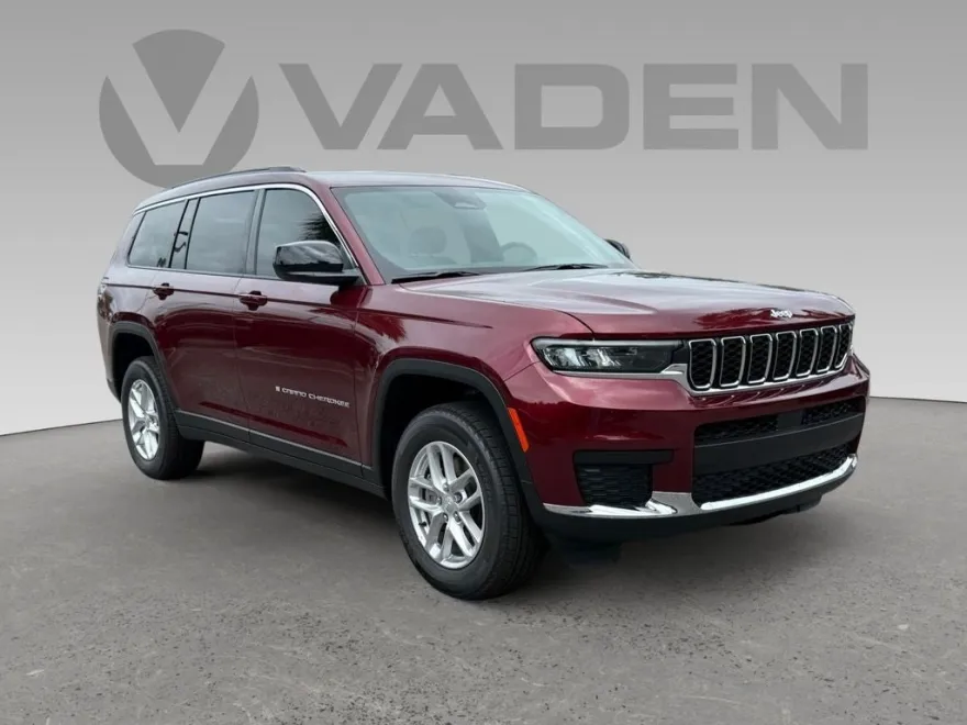 2025 Jeep Grand Cherokee Laredo photo 1