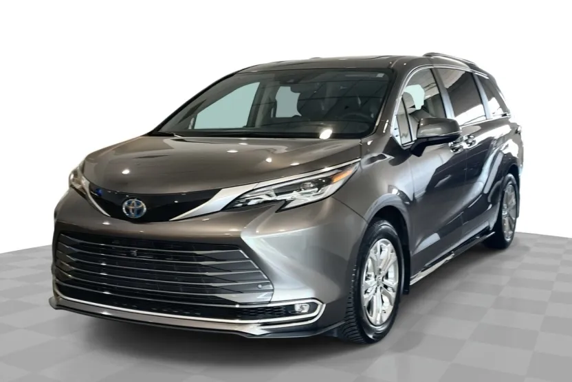 2022 Toyota Sienna Platinum photo 1