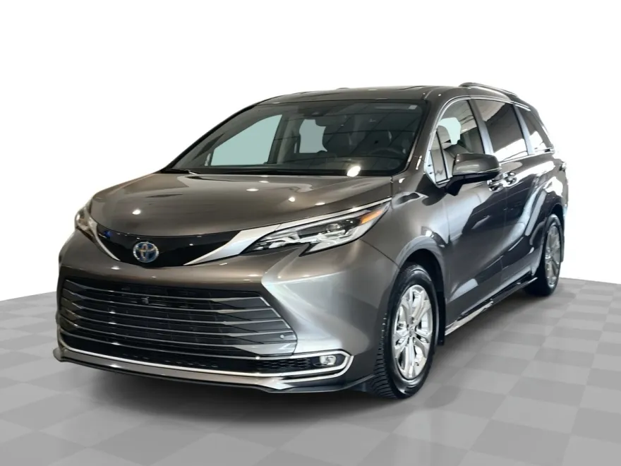 2022 Toyota Sienna Platinum photo 1