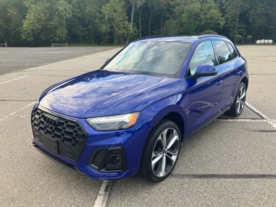 2022 Audi SQ5 Prestige photo 1