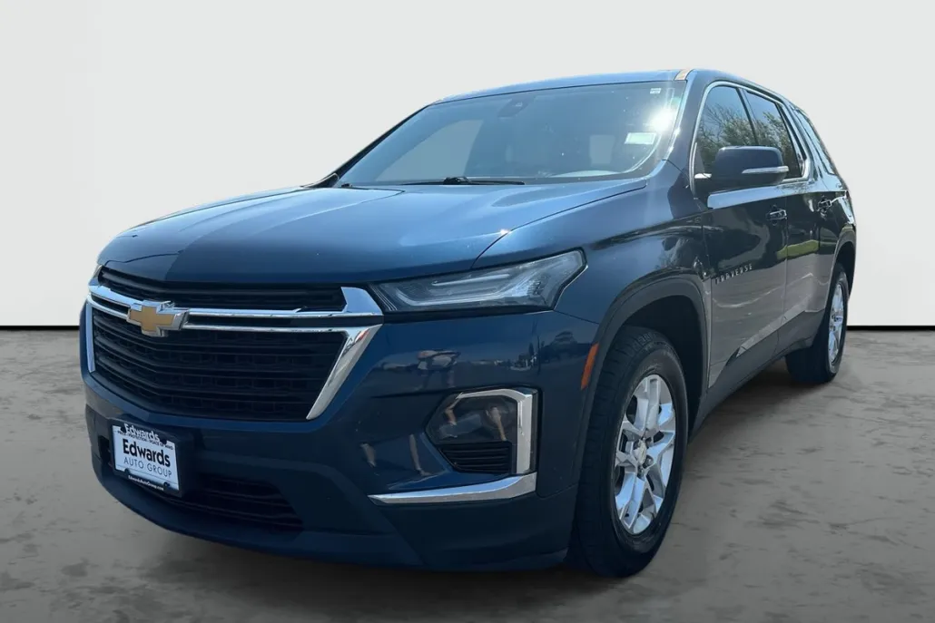 2022 Chevrolet Traverse LS photo 1
