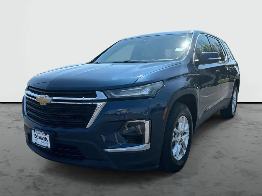 2022 Chevrolet Traverse LS photo 1