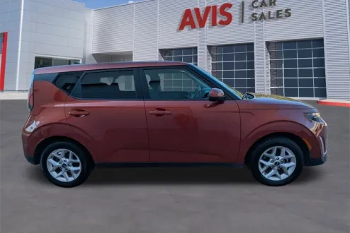 2024 Kia Soul LX photo 3