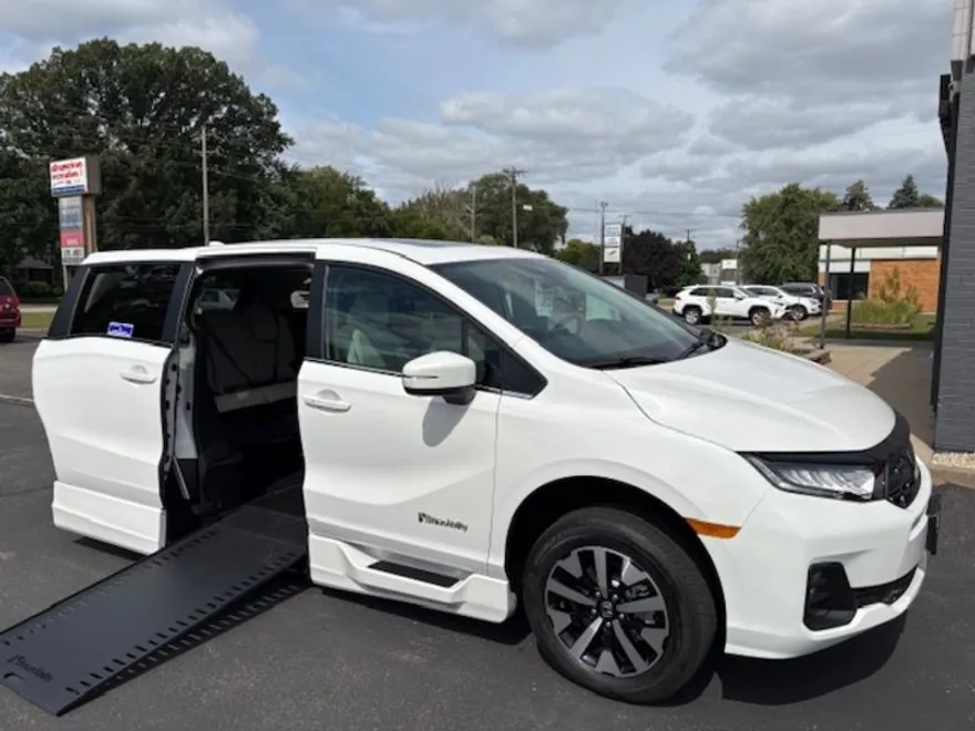 2025 Honda Odyssey EX-L photo 1