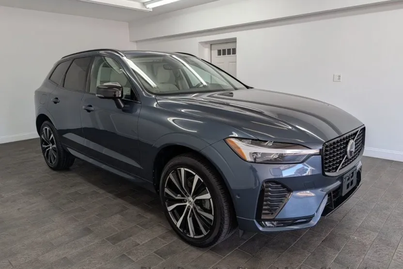 2024 Volvo XC60 B5 Plus photo 1