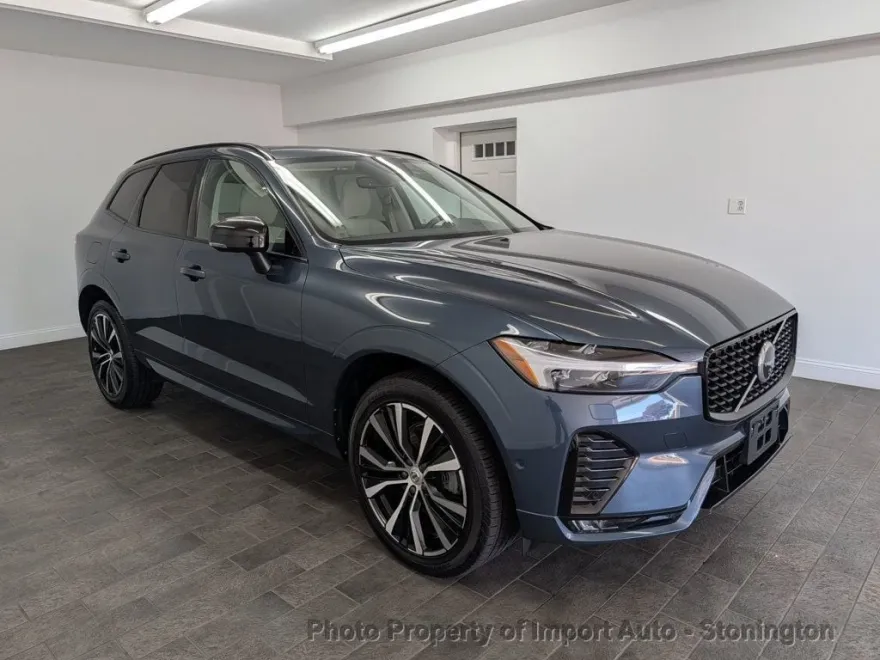 2024 Volvo XC60 B5 Plus photo 1