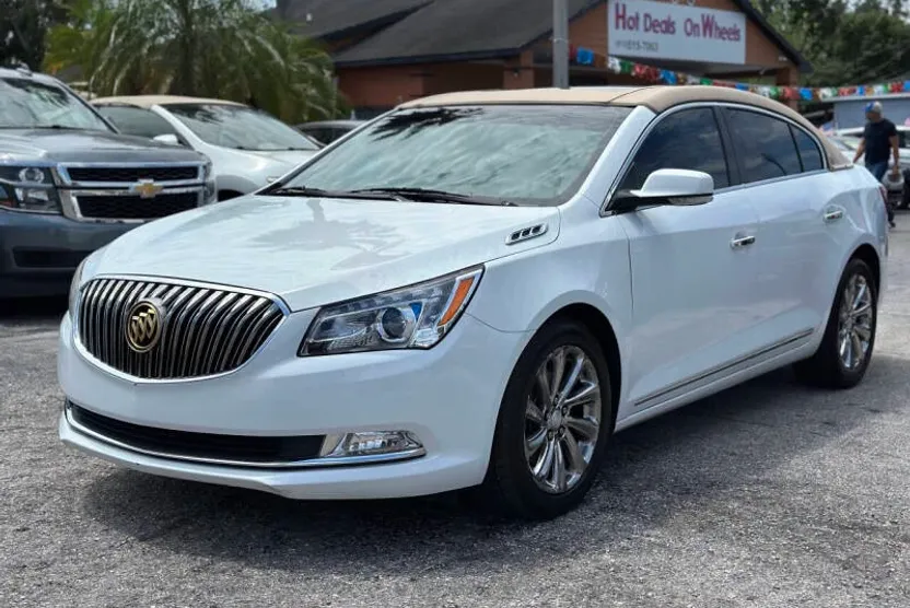 2016 Buick LaCrosse Sport Touring photo 1