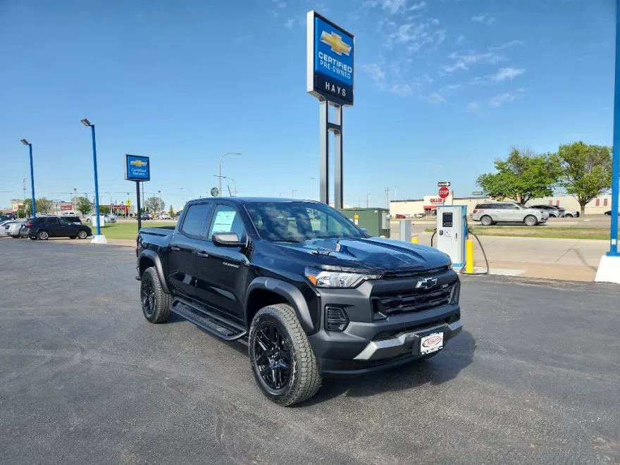2025 Chevrolet Colorado Trail Boss photo 1