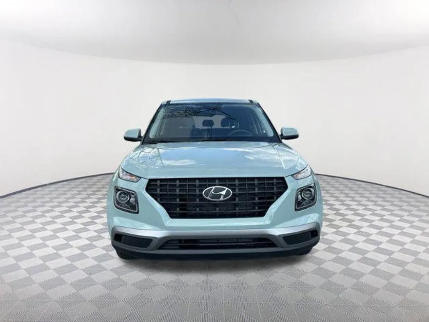2025 Hyundai Venue SE photo 1