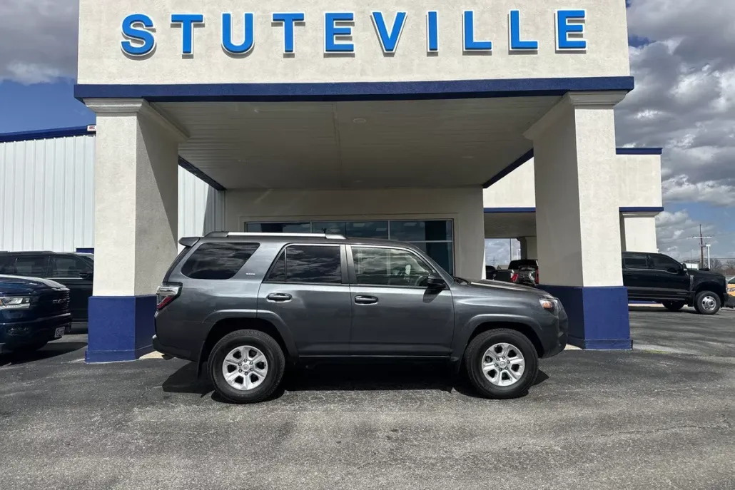 2023 Toyota 4Runner SR5 photo 1