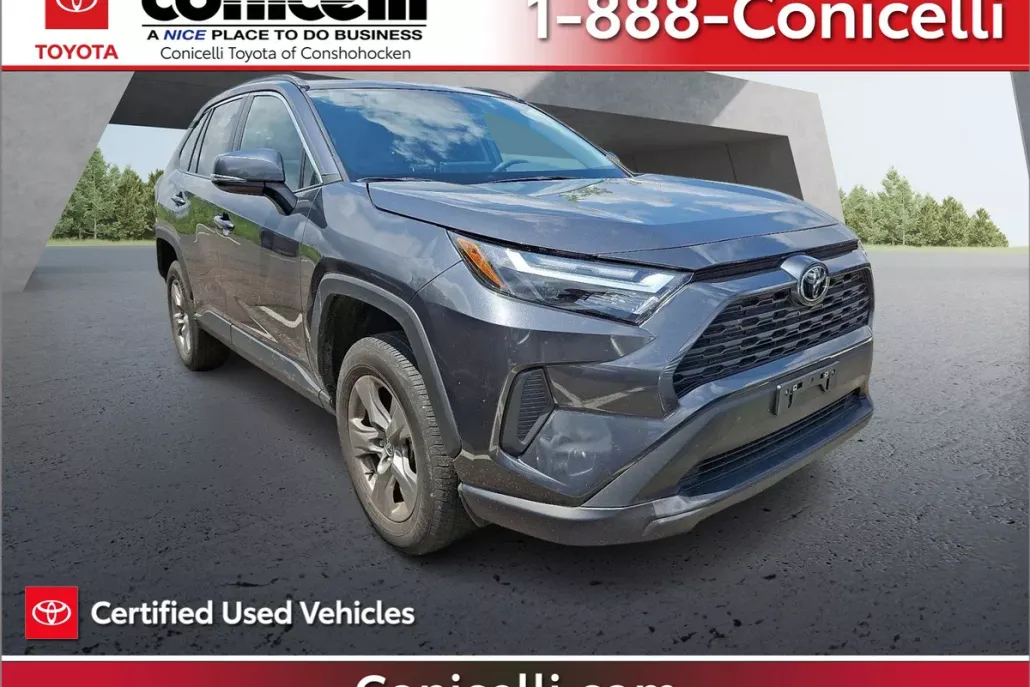 2024 Toyota RAV4 XLE photo 1