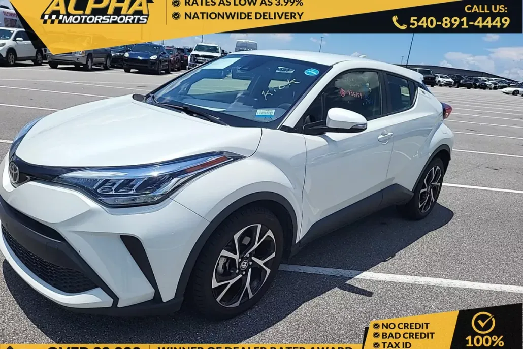 2020 Toyota C-HR XLE photo 1