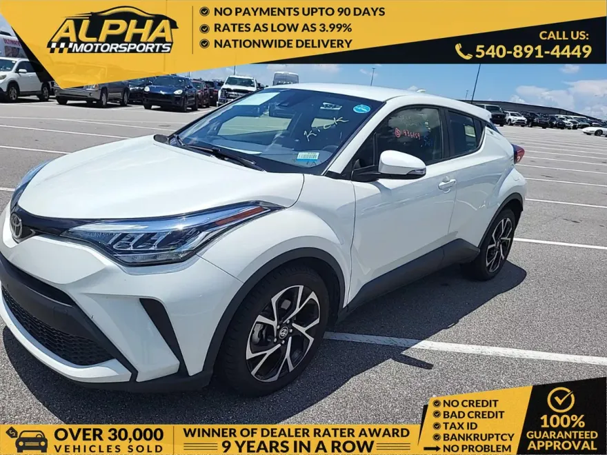 2020 Toyota C-HR XLE photo 1
